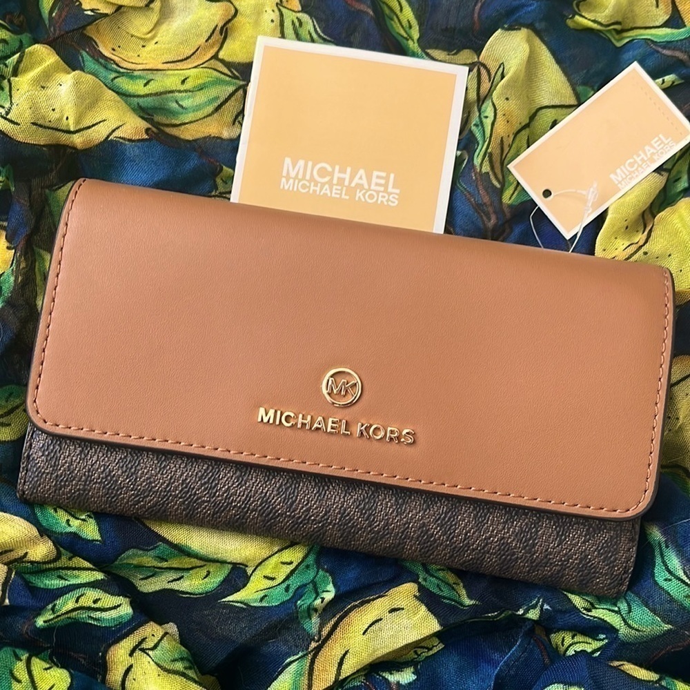 Brand New Michael Kors Brown Acorn Large Trifold Wallet Snap Close Organizer - Picture 16 of 16